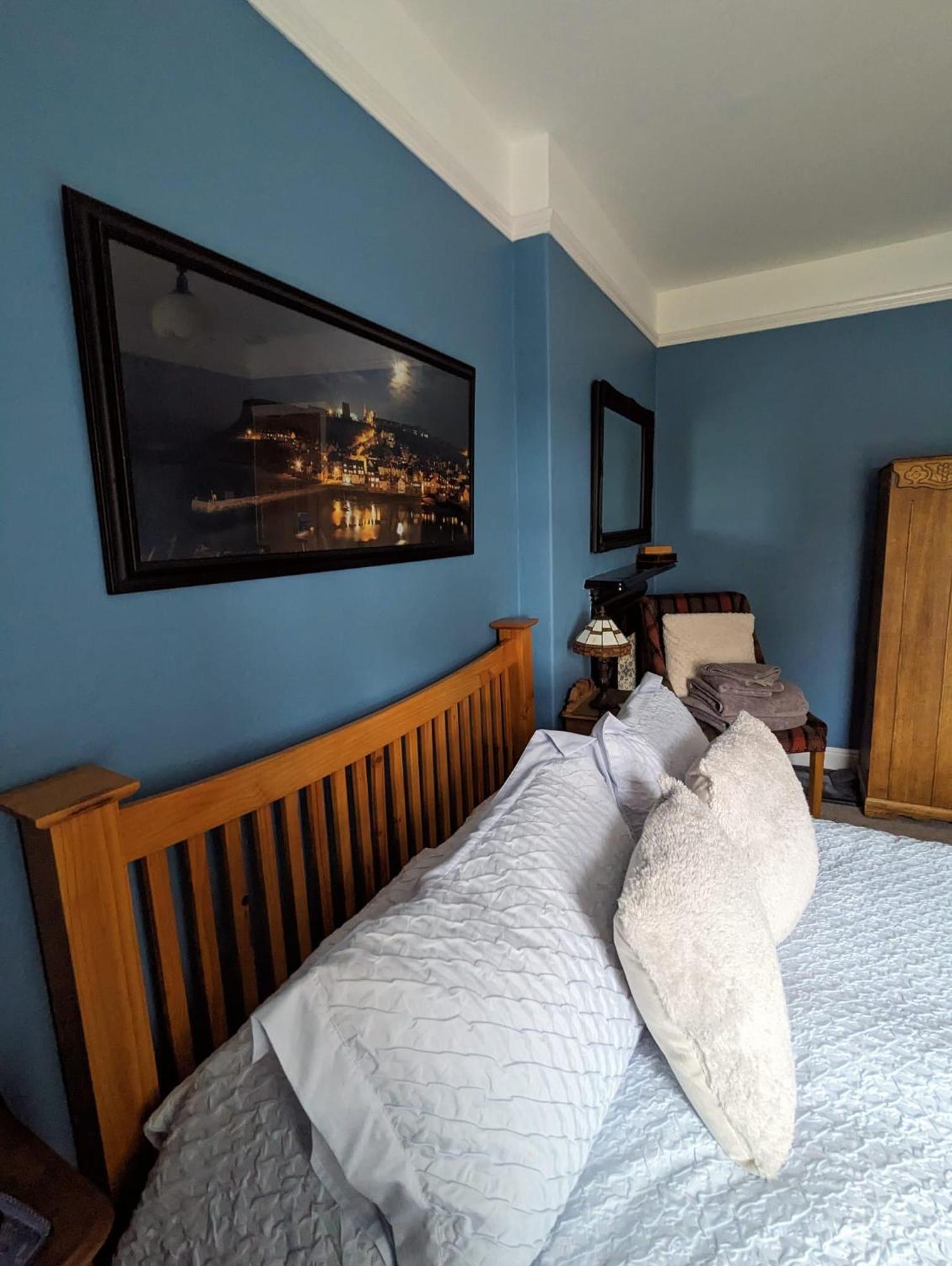 Number 18 Bed and Breakfast Γουίτμπι Εξωτερικό φωτογραφία