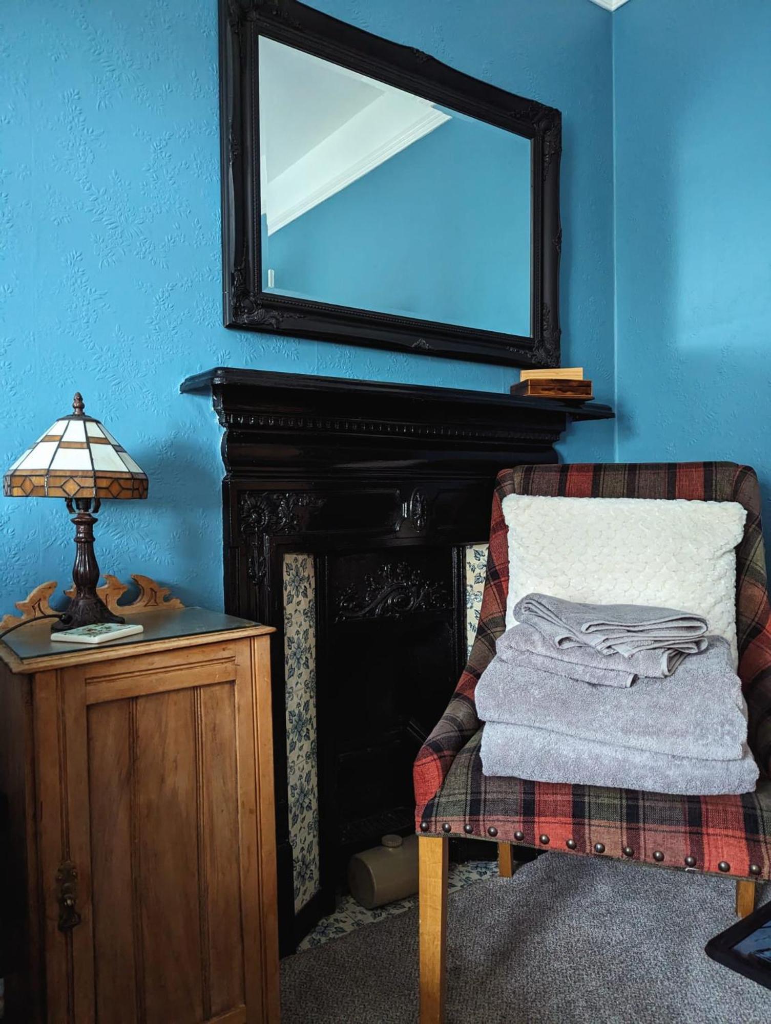 Number 18 Bed and Breakfast Γουίτμπι Εξωτερικό φωτογραφία