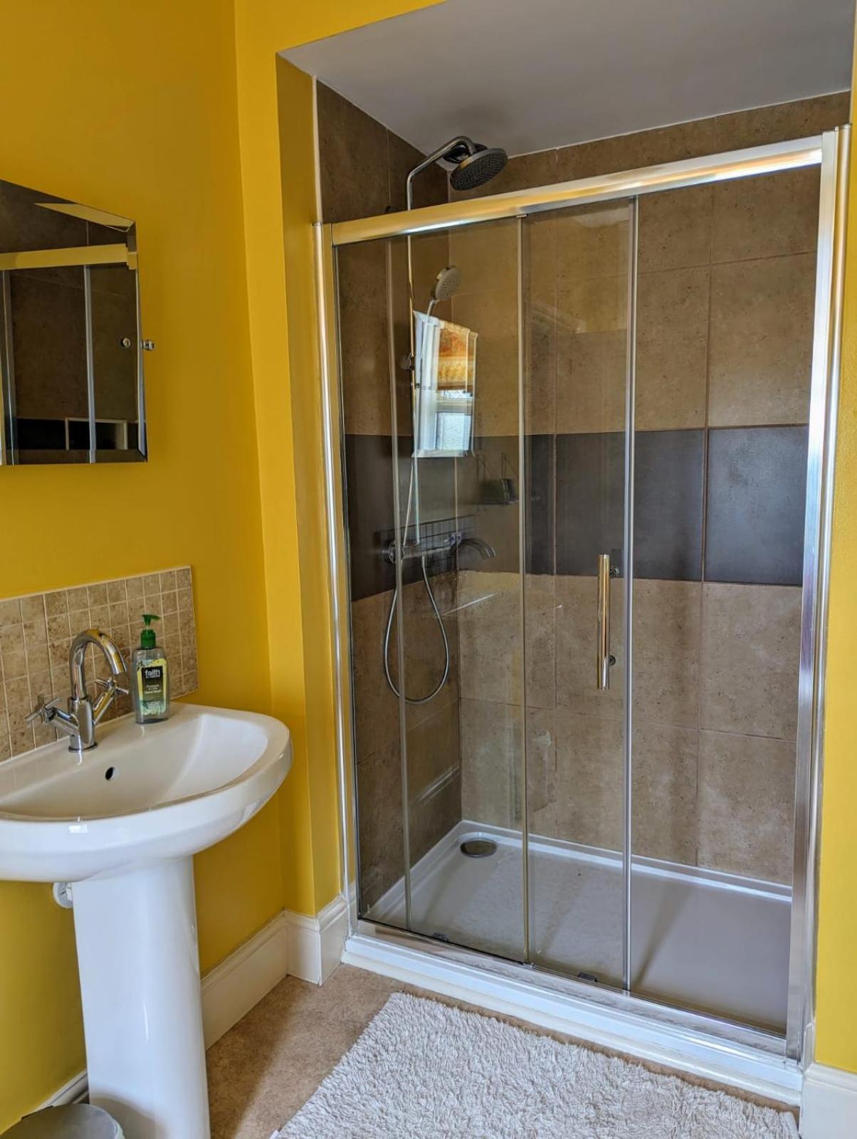 Number 18 Bed and Breakfast Γουίτμπι Εξωτερικό φωτογραφία