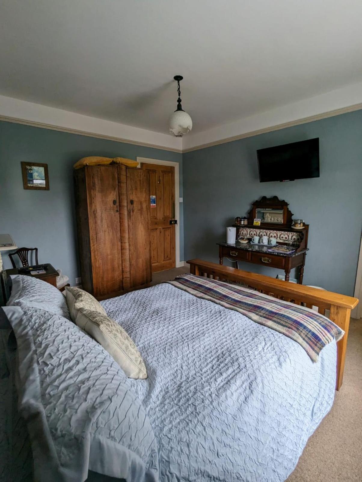 Number 18 Bed and Breakfast Γουίτμπι Εξωτερικό φωτογραφία